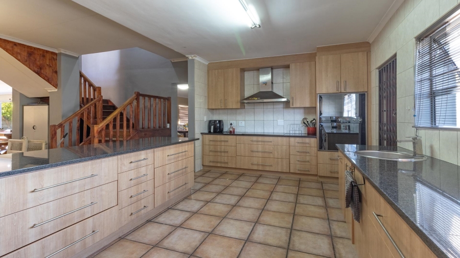 5 Bedroom Property for Sale in Northgate Western Cape